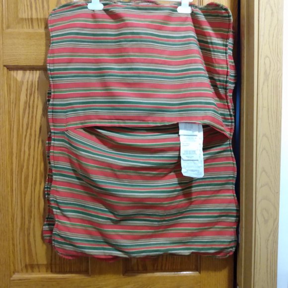 Holly Red Cotton Quilt Pillow Shams (Set Of 4) Queen Size - Picture 2 of 8